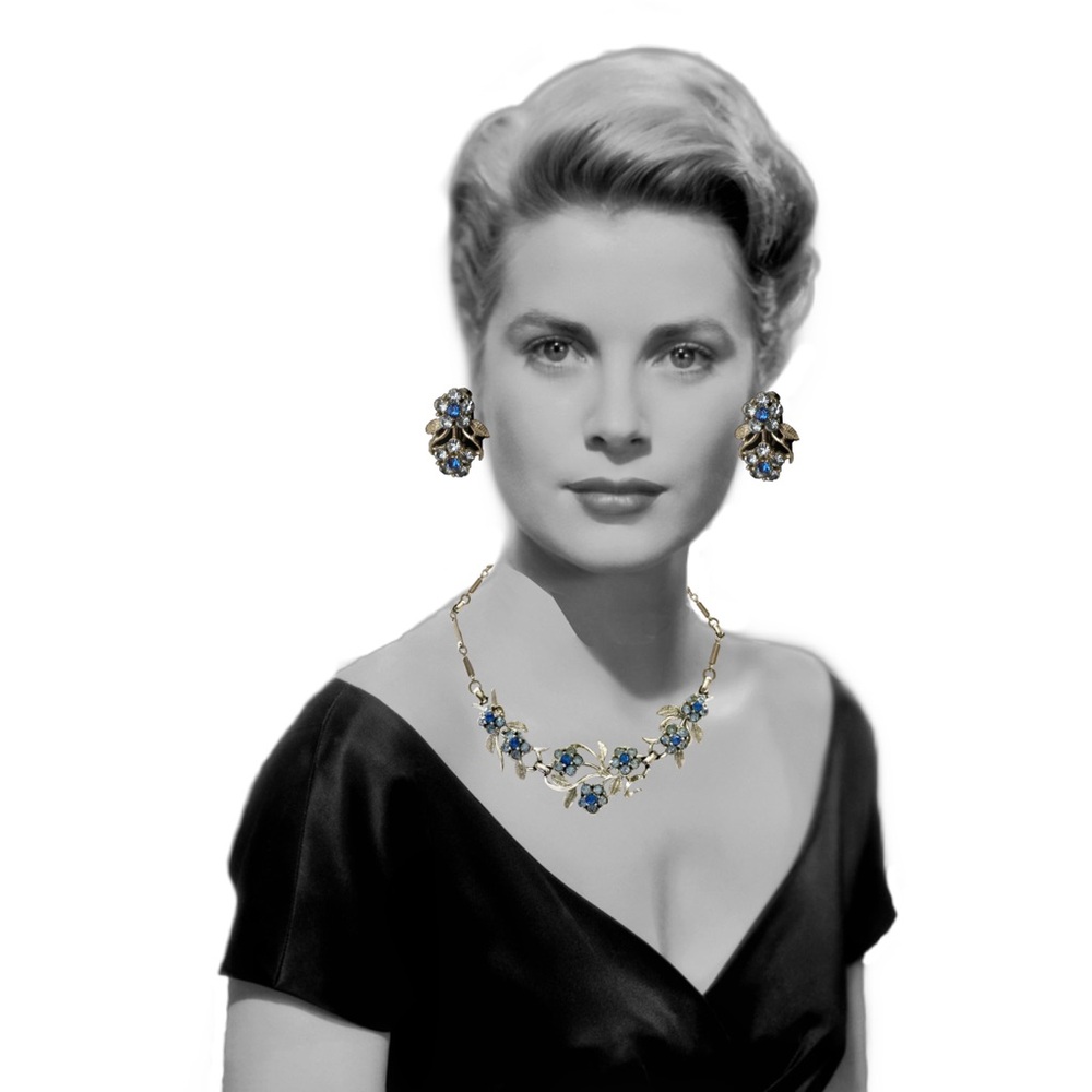 Vintage 1950 Costume Coro Blue Rhinestone Necklace/Clip-on Earrings Parure. EUC - Picture 10 of 11